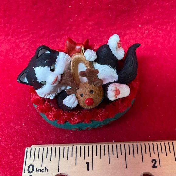 Mischievous Kittens Hallmark Ornament - Picture 5 of 6